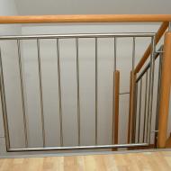 Edelstahlgeländer mit Buche Handlauf und Buche Geländerpfosten.JPG